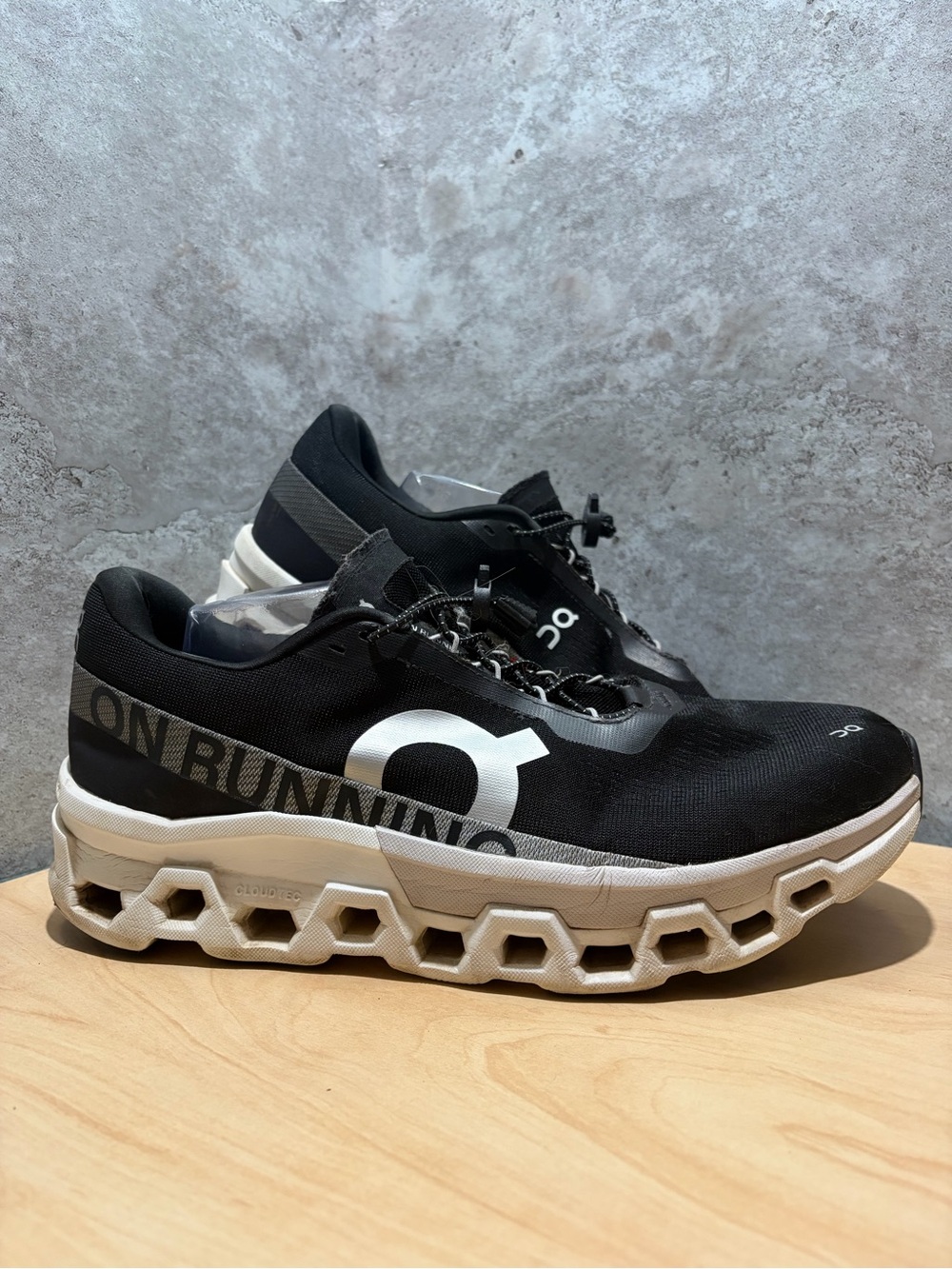 On Cloudmonster 2 road running shoe size men’s 12.5